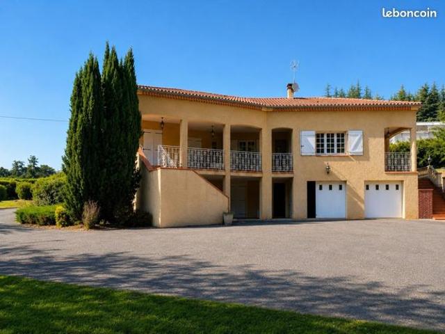 Propriété 8 pièces 210 m²
