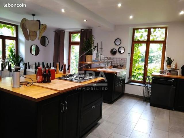 Propriété 8 pièces 210 m²