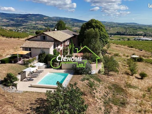 Propriété 8 pièces 210 m²