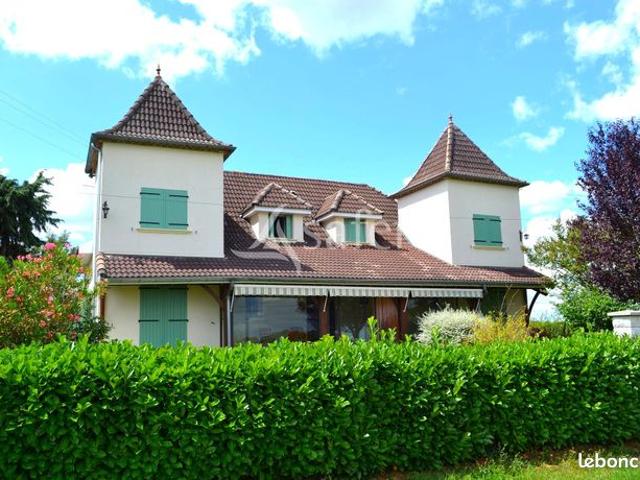 Propriété 8 pièces 210 m²