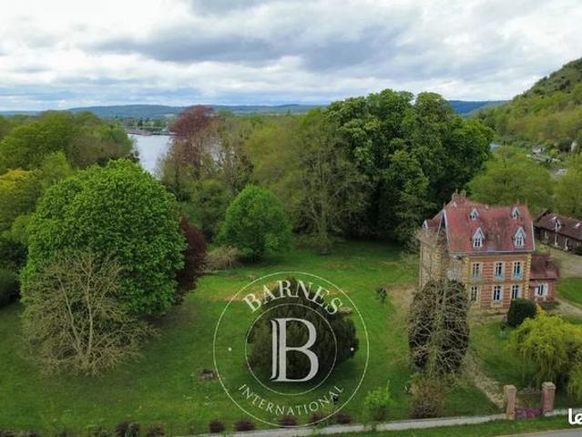 Propriété 8 pièces 210 m²
