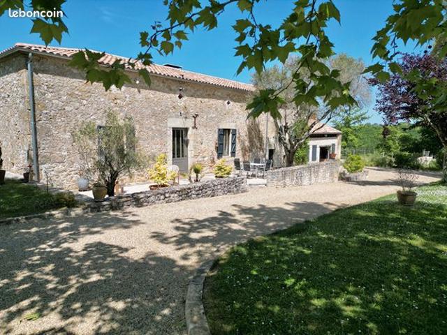 Propriété 8 pièces 210 m²