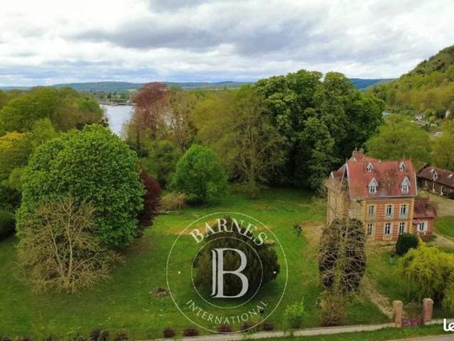 Propriété 8 pièces 210 m²