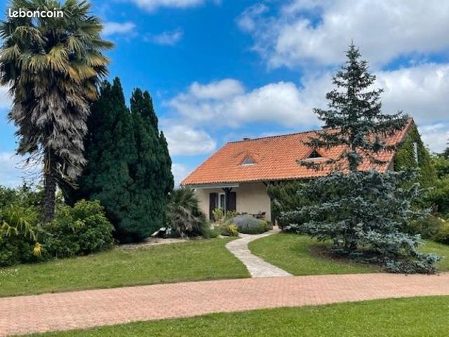 Propriété 8 pièces 210 m²