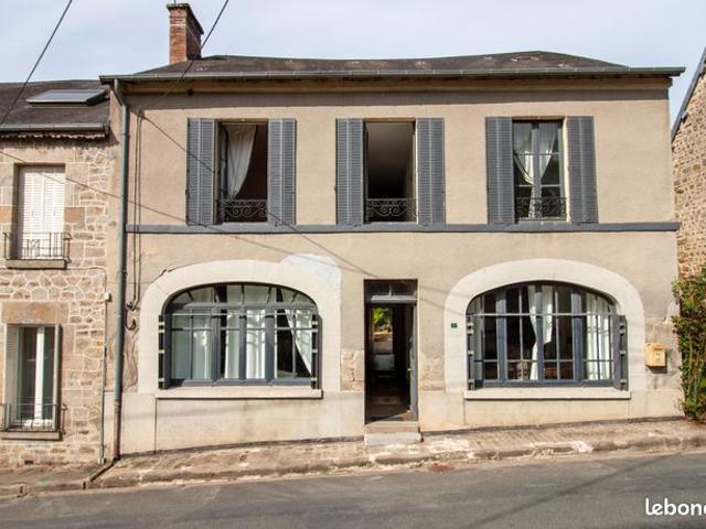 Propriété 8 pièces 210 m²