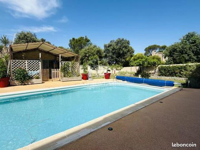 Propriété 8 pièces 210 m²