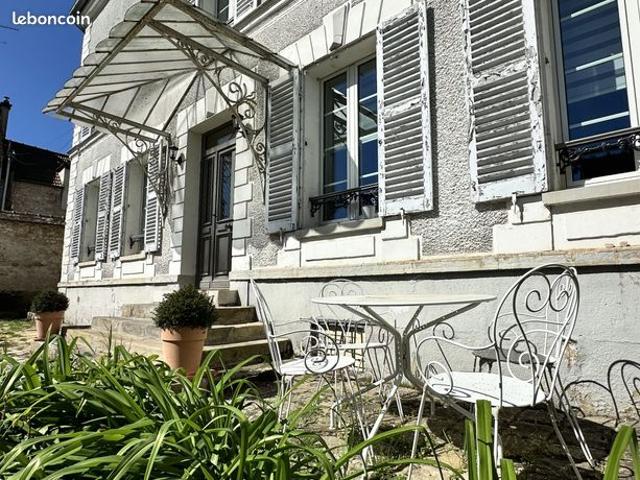 Propriété 8 pièces 210 m²