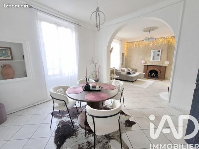 Propriété 8 pièces 211 m²