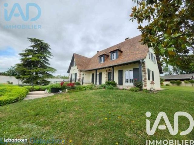 Propriété 8 pièces 211 m²