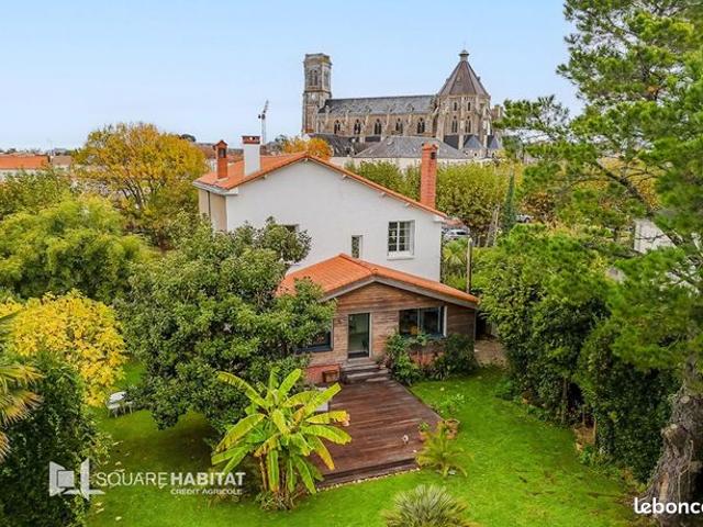 Propriété 8 pièces 212 m²