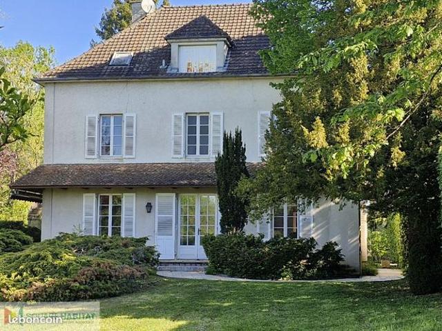 Propriété 8 pièces 212 m²