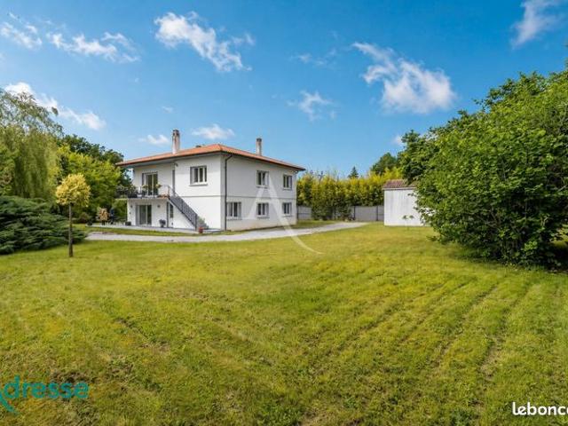Propriété 8 pièces 212 m²