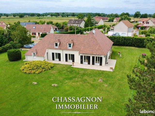 Propriété 8 pièces 213 m²