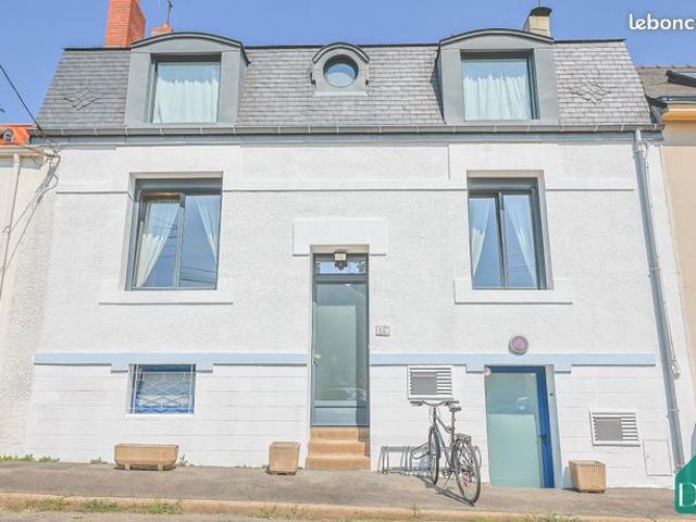 Propriété 8 pièces 213 m²