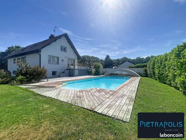Propriété 8 pièces 224 m²