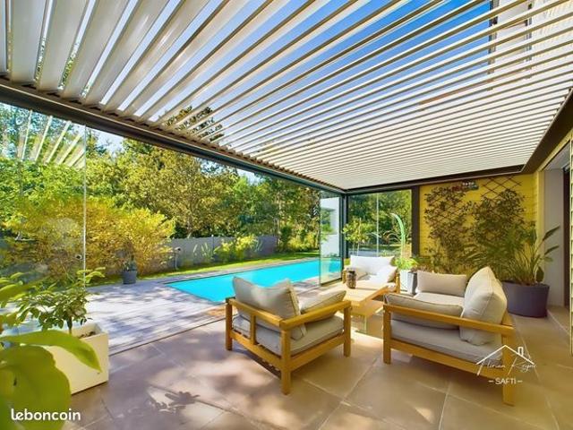 Propriété 8 pièces 224 m²
