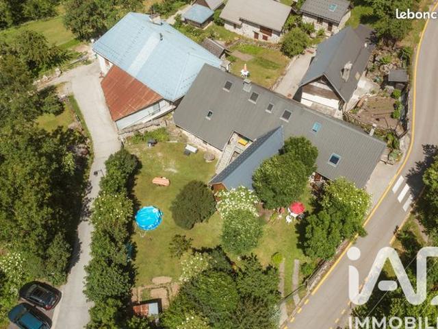 Propriété 8 pièces 224 m²