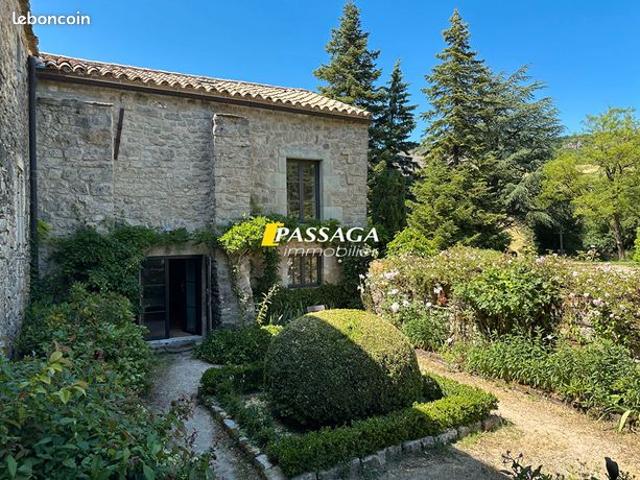 Propriété 8 pièces 224 m²