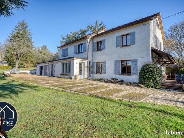Propriété 8 pièces 225 m²