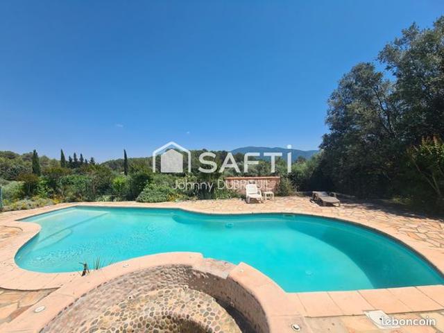 Propriété 8 pièces 225 m²