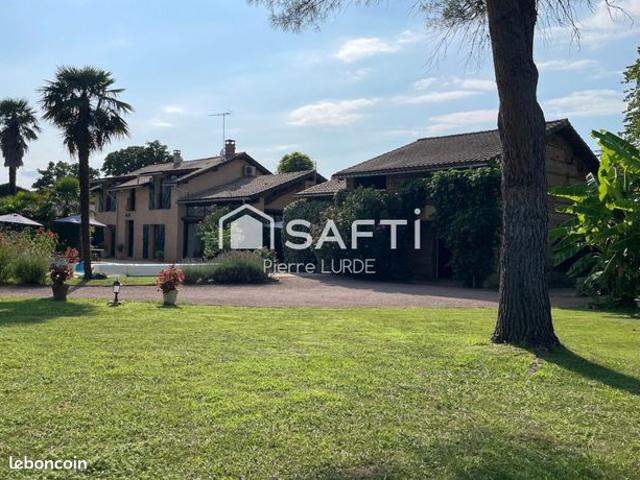 Propriété 8 pièces 225 m²