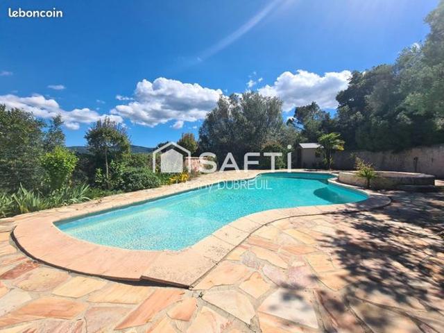 Propriété 8 pièces 225 m²