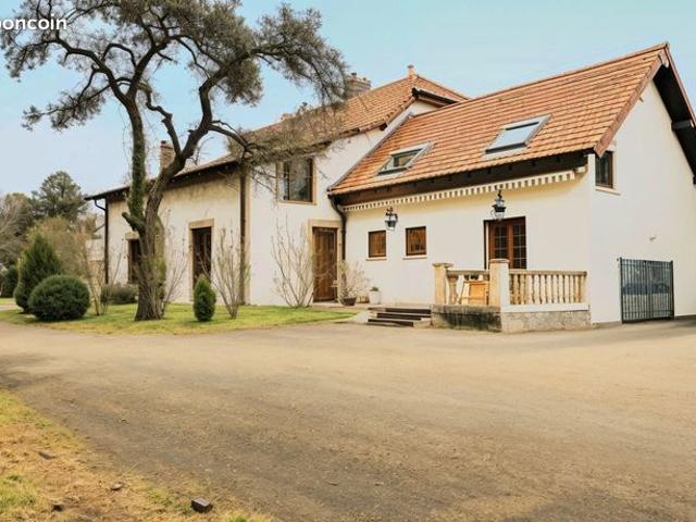 Propriété 8 pièces 225 m²