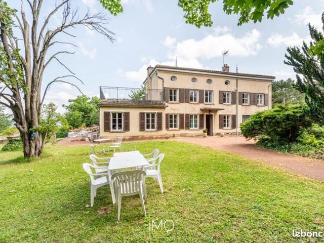 Propriété 8 pièces 226 m²
