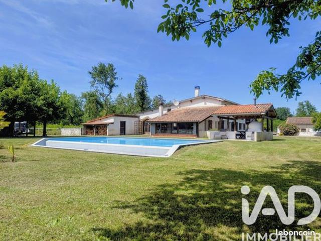 Propriété 8 pièces 227 m²