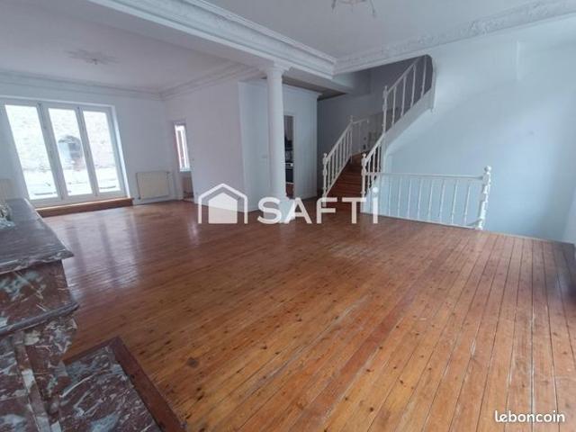 Propriété 8 pièces 227 m²