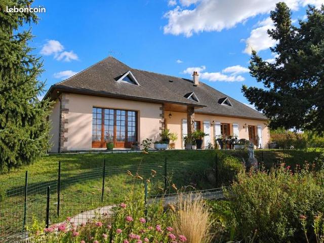 Propriété 8 pièces 227 m²