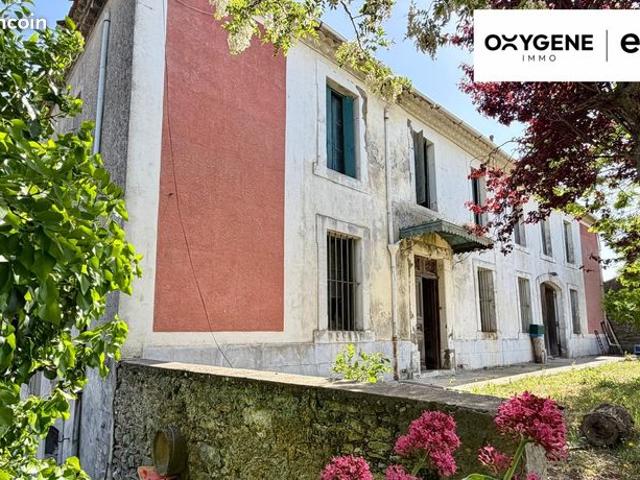 Propriété 8 pièces 228 m²