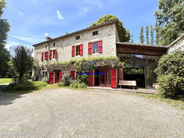 Propriété 8 pièces 228 m²