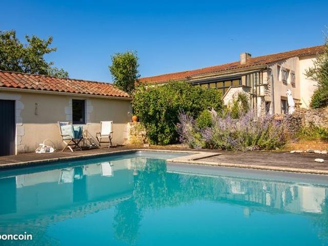 Propriété 8 pièces 228 m²