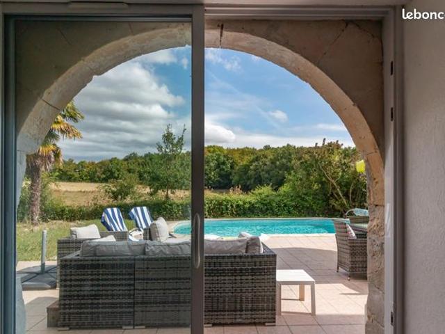 Propriété 8 pièces 228 m²