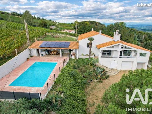 Propriété 8 pièces 220 m²