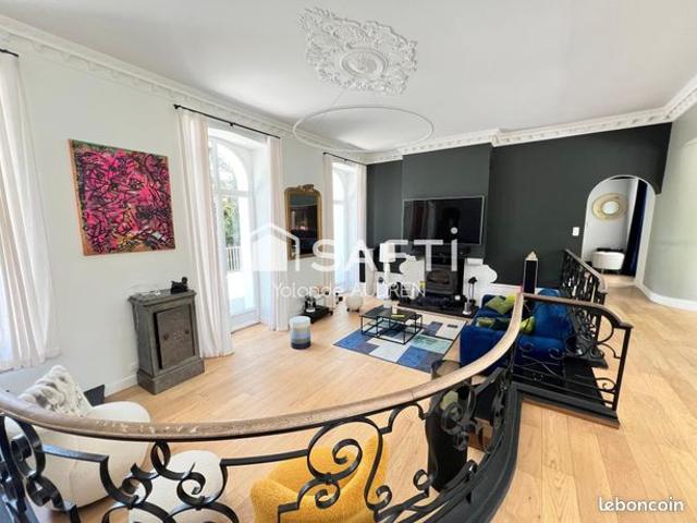 Propriété 8 pièces 220 m²