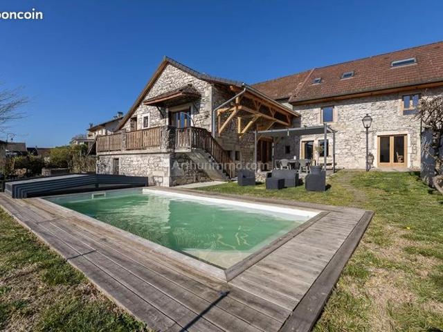 Propriété 8 pièces 220 m²