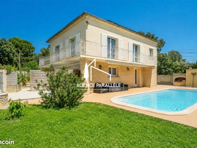 Propriété 8 pièces 220 m²