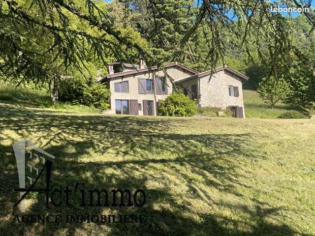 Propriété 8 pièces 220 m²