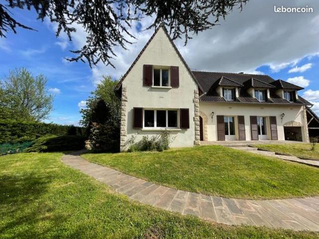 Maison 8 pièces 220 m²