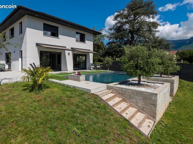 Propriété 8 pièces 220 m²