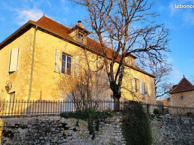 Propriété 8 pièces 220 m²