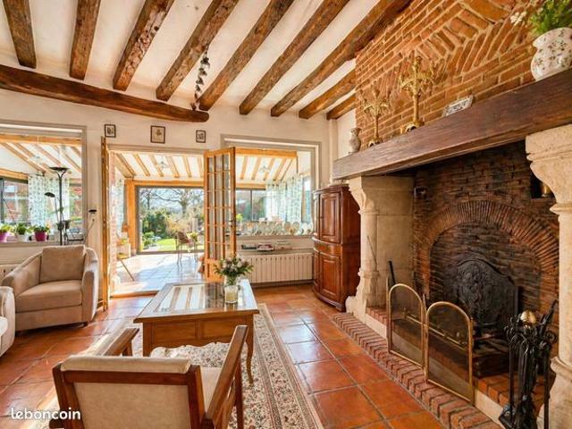 Propriété 8 pièces 220 m²