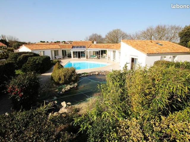 Propriété 8 pièces 220 m²