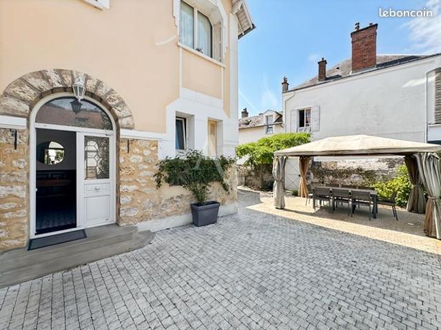 Propriété 8 pièces 220 m²