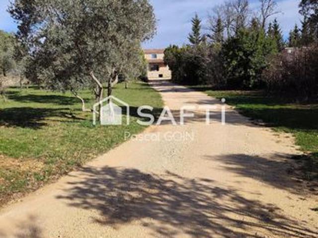 Propriété 8 pièces 220 m²