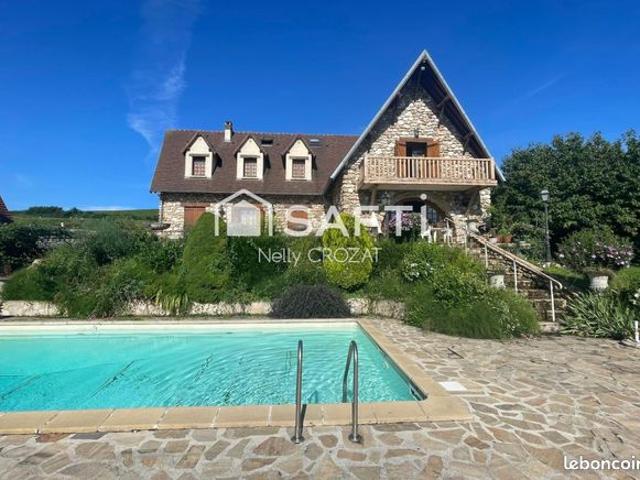 Propriété 8 pièces 220 m²