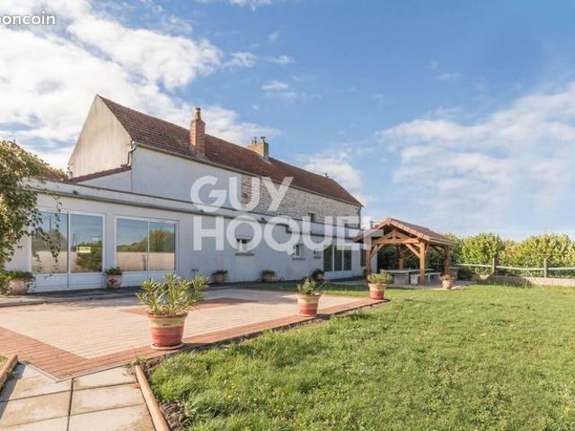 Propriété 8 pièces 220 m²