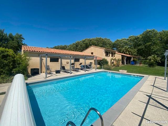 Propriété 8 pièces 220 m²